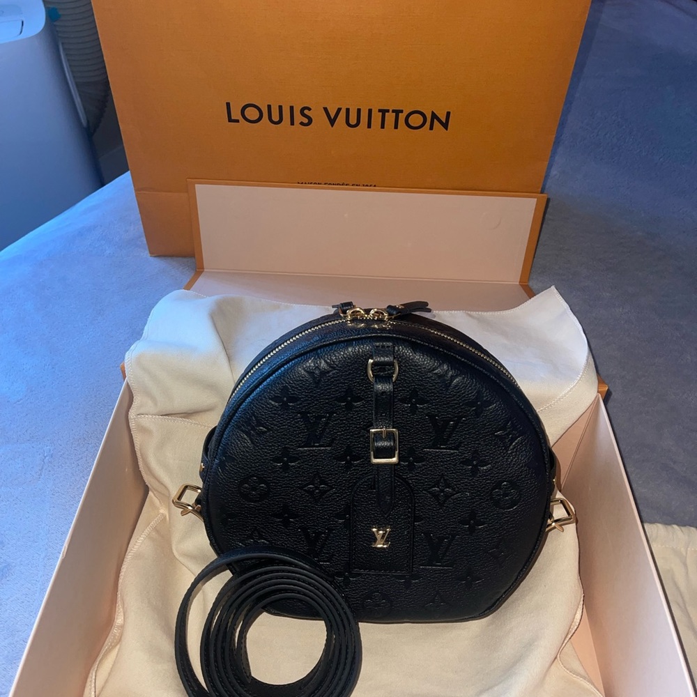Black crossbag LV